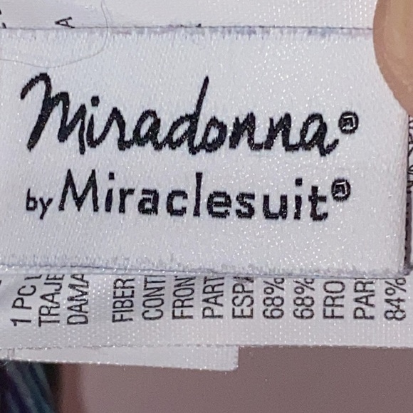 MIRADONNA BY Miraclesuit WO SIZE 16 Vibrant Leaf PatternOne piece swimsuit clean - Picture 2 of 11